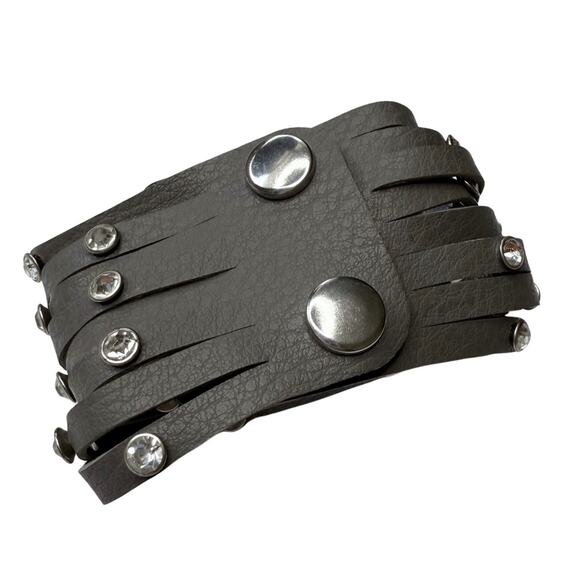 Paparazzi Faux Leather Sass Squad Bracelet Gray & Silver Snap Button Jewelry New - Picture 3 of 9